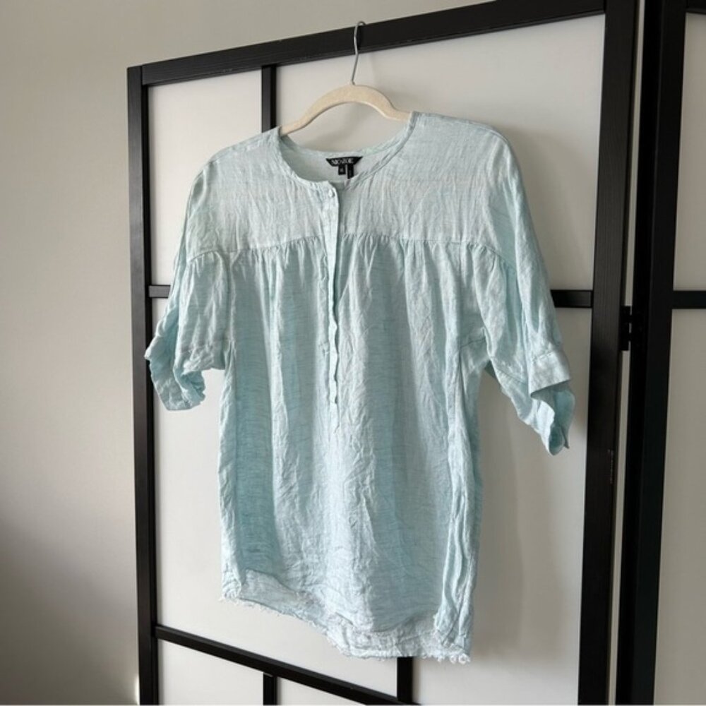 NIC+ZOE Light Blue Linen Henley 3 4th Sleeve Blouse W  Distressed Edges